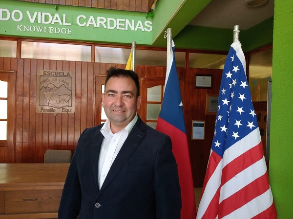Ruperto Pizarro, Director del Colegio Edmundo Vidal Cárdenas Ruperto Pizarro, Director del Colegio Edmundo Vidal Cárdenas