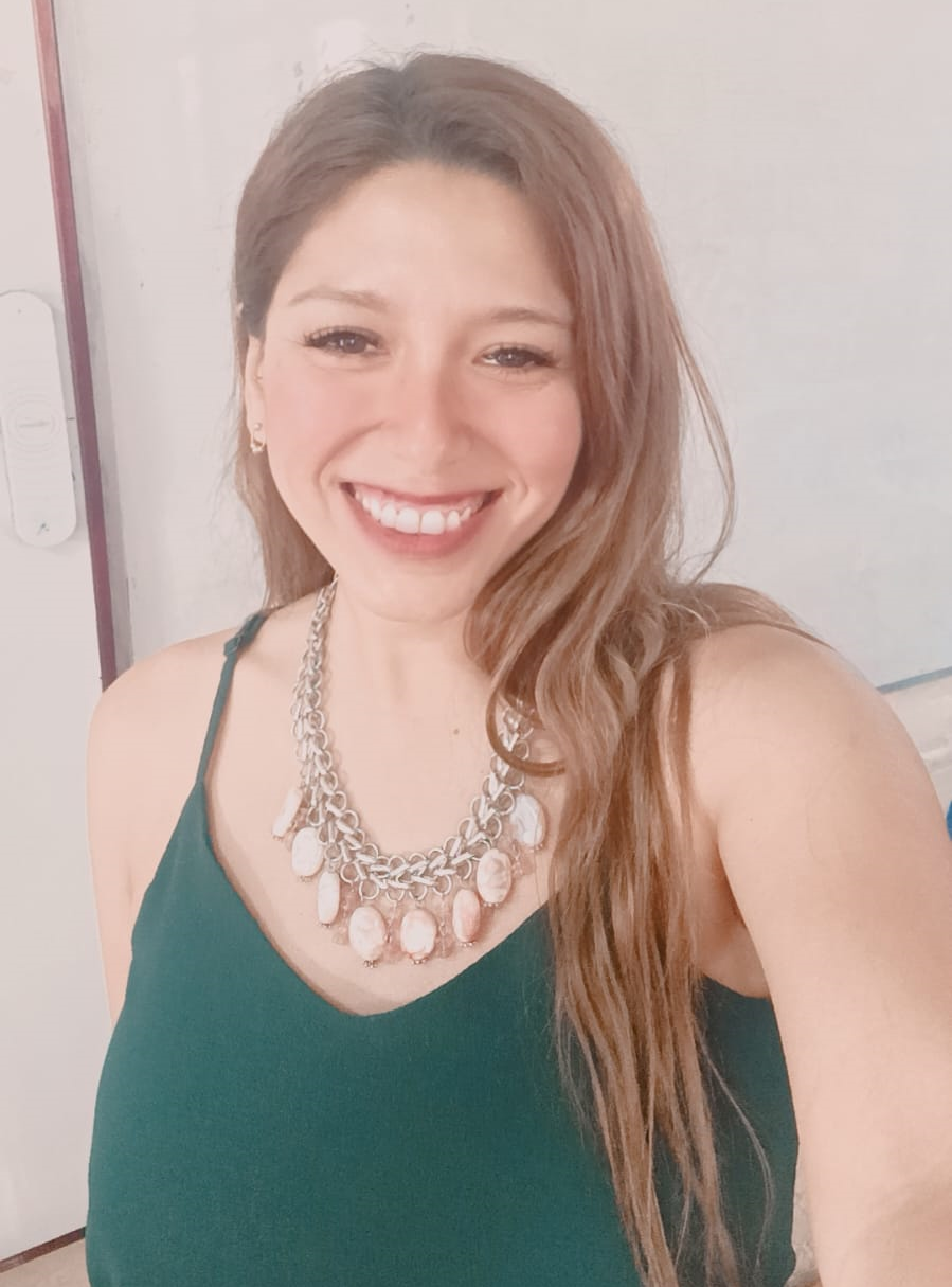 Ingrid Rojas, profesora de biología Ingrid Rojas, profesora de biología