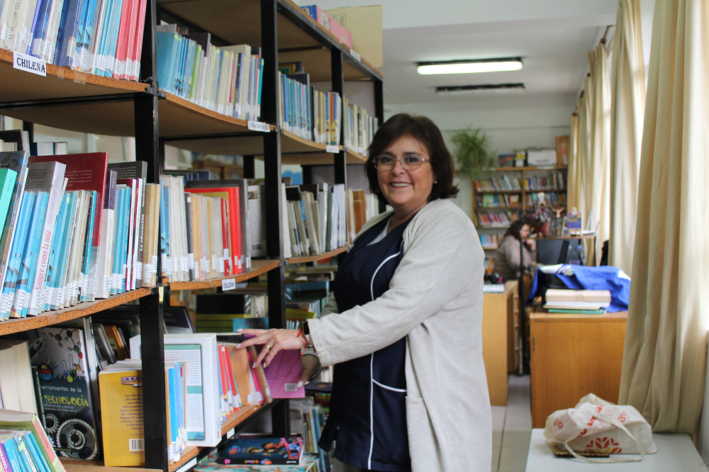 Verónica Lechuga, bibliotecaria y coordinadora del CRA del IPE Verónica Lechuga, bibliotecaria y coordinadora del CRA del IPE