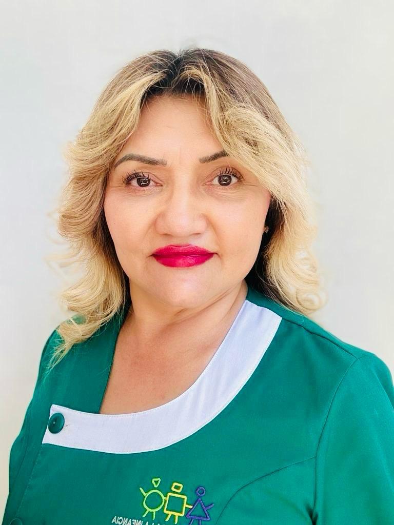 María Luisa Del Valle, directora de los jardines Nemesio Antúnez y Apóstol Santiago María Luisa Del Valle, directora de los jardines Nemesio Antúnez y Apóstol Santiago