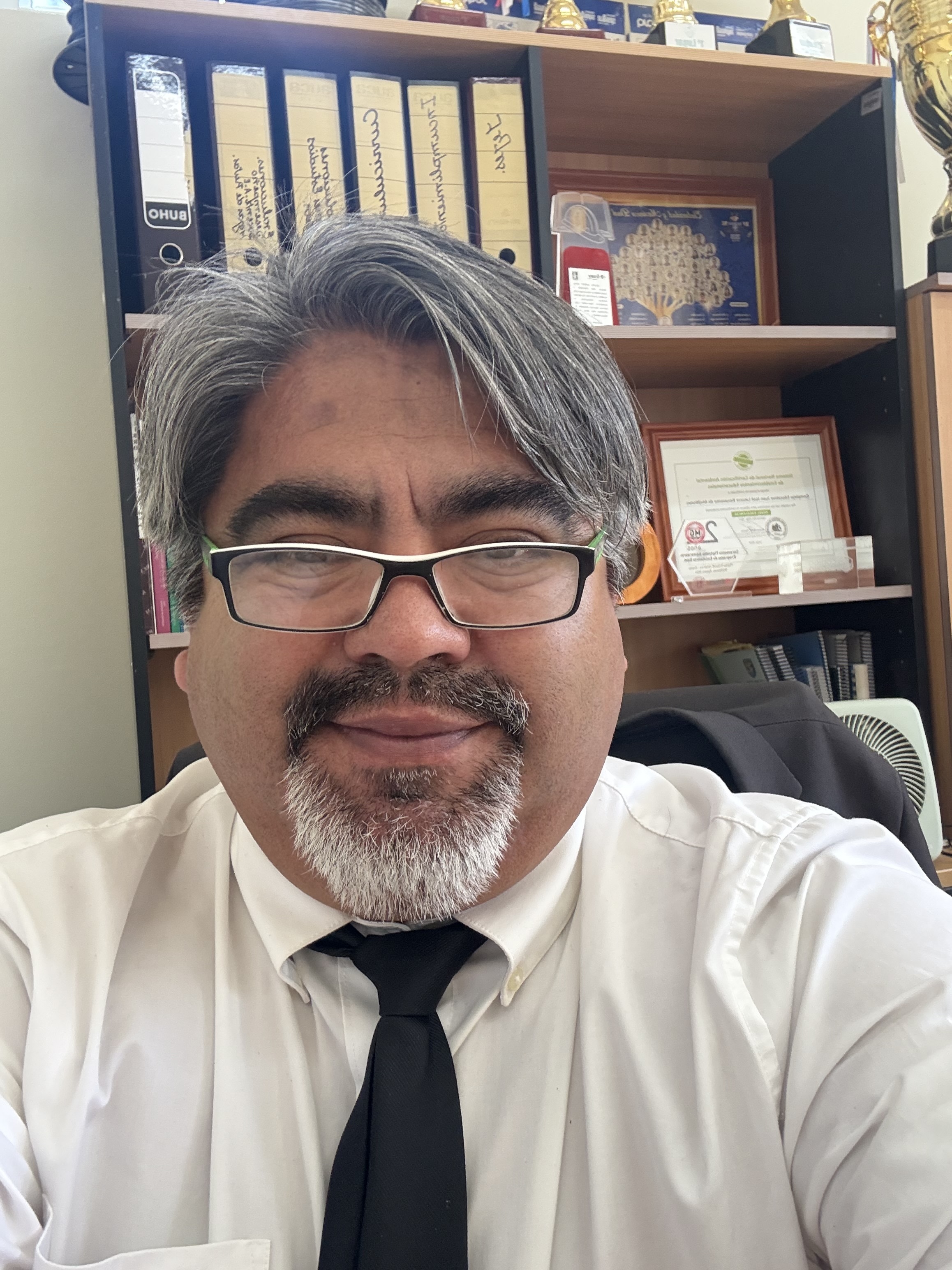 Lorenzo Rojas, director del Complejo Educativo Juan José Latorre Benavente