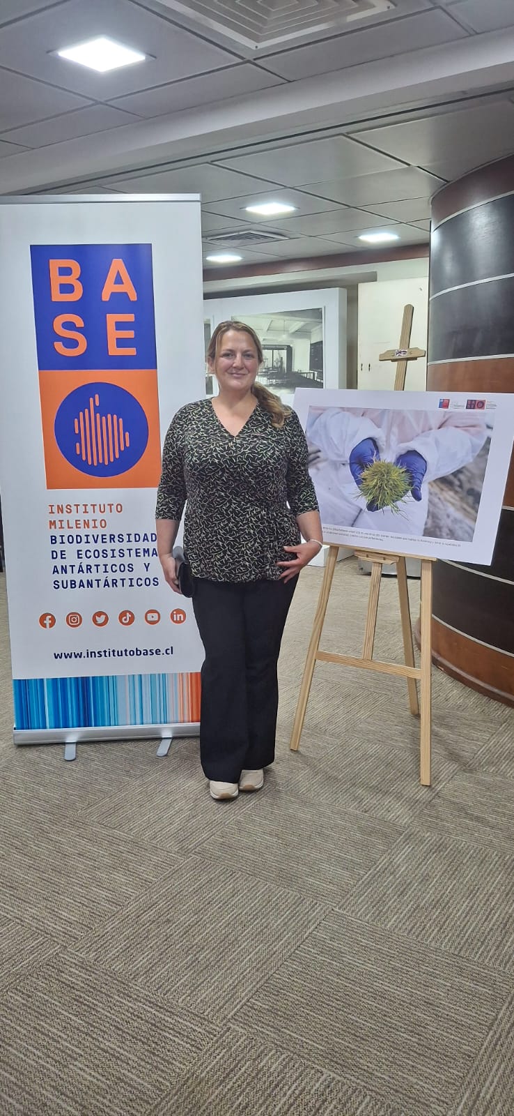 Julieta Orlando, Dra. en Ciencias mención Microbiología y directora alterna del Instituto Milenio BASE