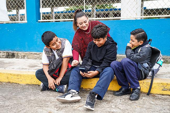 Día de la profesora y el profesor: ser docente hoy