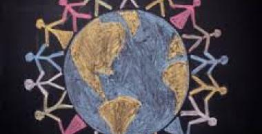 Niños tomados de la mano alrededor del mundo
